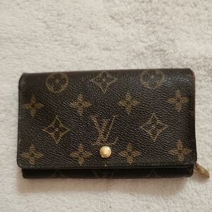 Louis Vuitton Porte Monnaie Monogram Wallet
